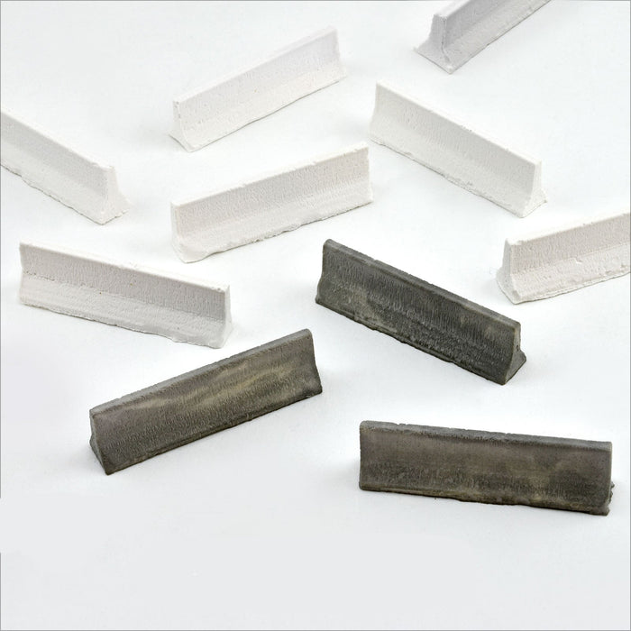 Concrete Jersey Barriers, HO Scale, By Scientific