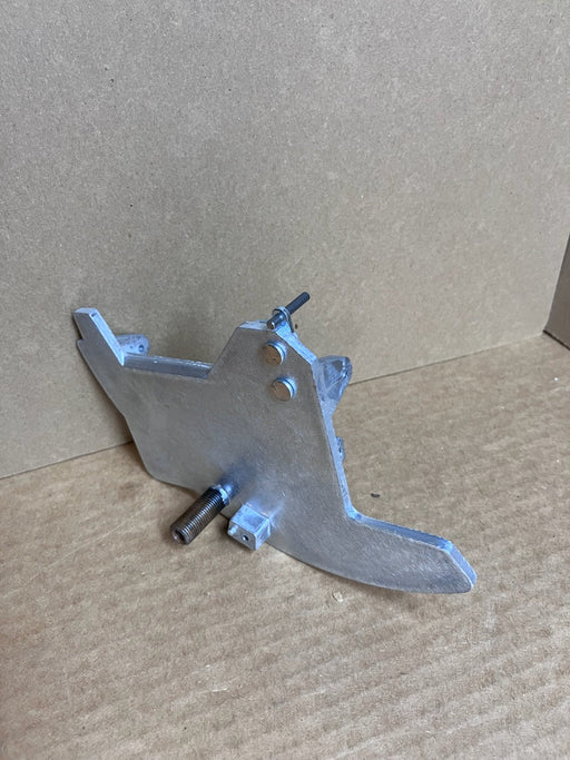 TILT ADJUSTING PLATE